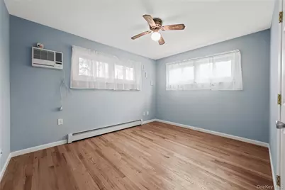 280 S Bayview Avenue, Amityville, NY 11701 - Photo 17