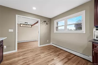 280 S Bayview Avenue, Amityville, NY 11701 - Photo 11
