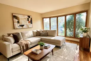 29 Jean Pl, Syosset, NY 11791 - Photo 7