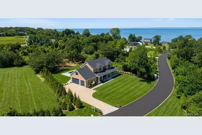 390 Wildberry Lane, Southold, NY 11971 - Photo 3