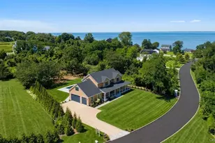 390 Wildberry Ln, Southold, NY 11971 - Photo 3