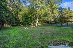 189 Belleview Ave, Center Moriches, NY 11934 - Photo 5
