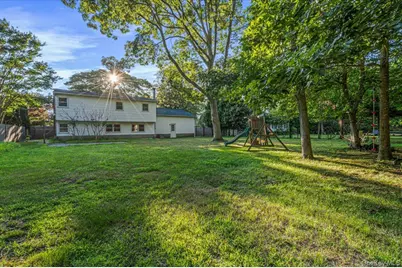189 Belleview Avenue, Center Moriches, NY 11934 - Photo 3
