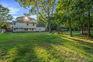 189 Belleview Ave, Center Moriches, NY 11934 - Photo 3