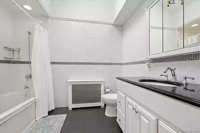 60 Kenwood Road, Garden City, NY 11530 - Photo 23