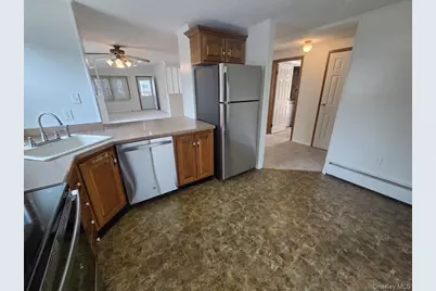 162 Village Circle W, Manorville, NY 11949 - Photo 9