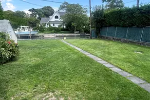 75 Mc Cue Ln, Babylon, NY 11702 - Photo 13