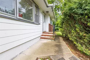 38 Sams Path, Rocky Point, NY 11778 - Photo 5