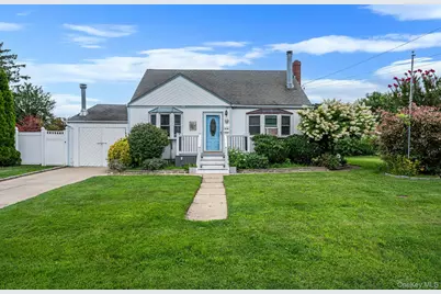 218 11th Street, West Babylon, NY 11704 - Photo 1