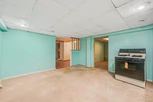 218 11th St, West Babylon, NY 11704 - Photo 17