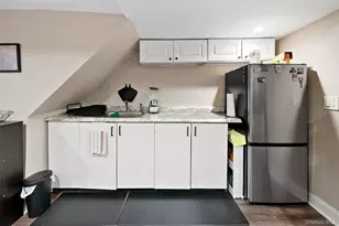 69-91 Caldwell Ave, Maspeth, NY 11378 - Photo 17