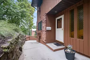 226 Coachlight Square, Montrose, NY 10548 - Photo 3
