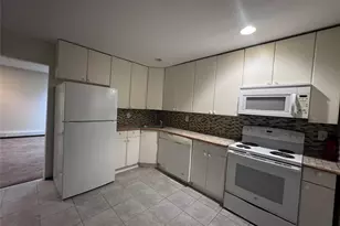 143 E Parkview Dr, Shirley, NY 11967 - Photo 3