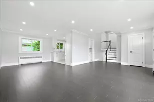90 Grohmans Ln, Plainview, NY 11803 - Photo 5