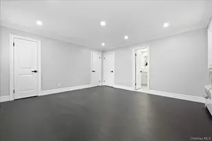 90 Grohmans Ln, Plainview, NY 11803 - Photo 13