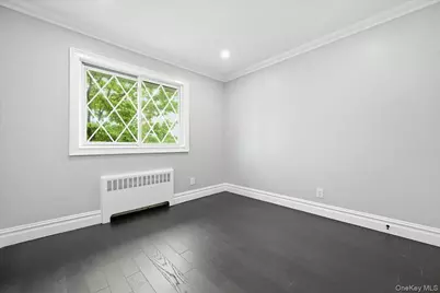 90 Grohmans Lane, Plainview, NY 11803 - Photo 15