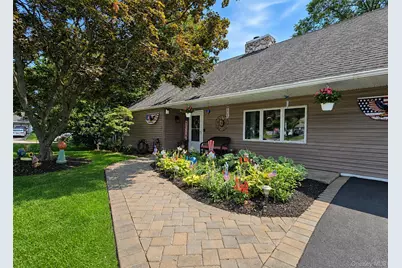 4 Halfcircle Drive, Holbrook, NY 11741 - Photo 3