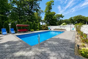 4 Halfcircle Dr, Holbrook, NY 11741 - Photo 21