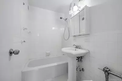 68-15 Selfridge Street #J3, Forest Hills, NY 11375 - Photo 9