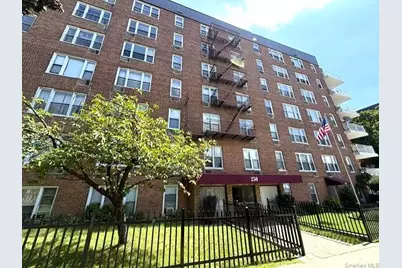 250 N Broadway #PHD, Yonkers, NY 10701 - Photo 3