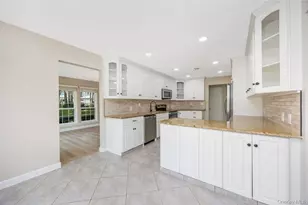 103 Colony Dr, Holbrook, NY 11741 - Photo 15