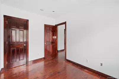 6903 Cloverdale Boulevard, Oakland Gardens, NY 11364 - Photo 7