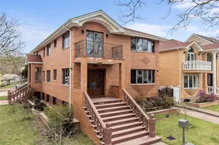 69-03 Cloverdale Blvd, Oakland Gardens, NY 11364 - Photo 17