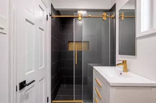 77-64 79th St, Glendale, NY 11385 - Photo 5