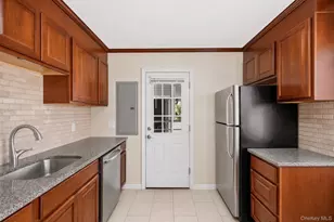 126 Cotton Ln, Levittown, NY 11756 - Photo 13