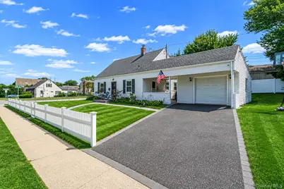 126 Cotton Lane, Levittown, NY 11756 - Photo 5