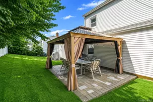 126 Cotton Ln, Levittown, NY 11756 - Photo 25