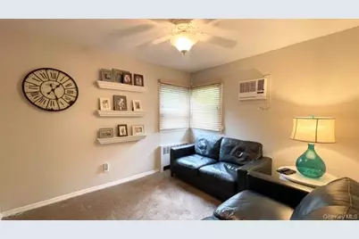 860 Helene Street, Wantagh, NY 11793 - Photo 11