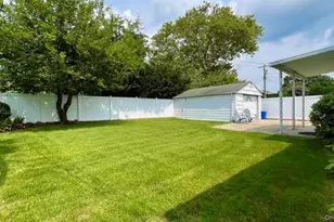860 Helene St, Wantagh, NY 11793 - Photo 5