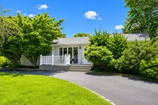 6 Flushing St, Holtsville, NY 11742 - Photo 3