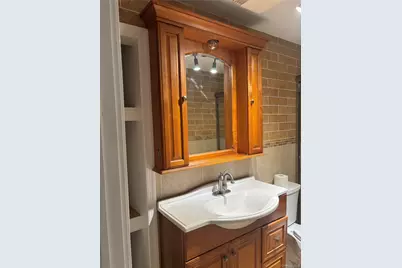 275 Evergreen Avenue, Huntington Station, NY 11746 - Photo 11