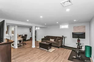 2337 205th St, Bayside, NY 11360 - Photo 29