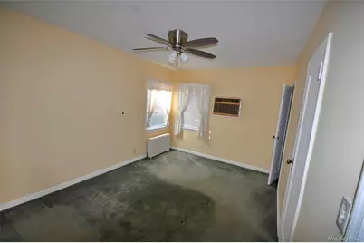 415 Lowell Avenue, New Hyde Park, NY 11040 - Photo 7