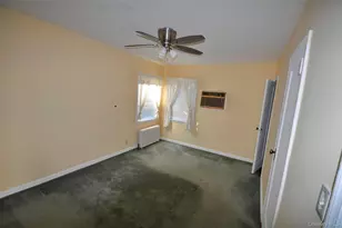 415 Lowell Ave, New Hyde Park, NY 11040 - Photo 7