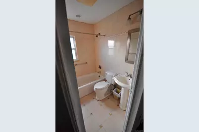 415 Lowell Avenue, New Hyde Park, NY 11040 - Photo 5