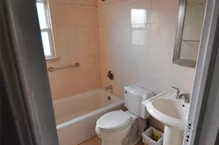 415 Lowell Ave, New Hyde Park, NY 11040 - Photo 5