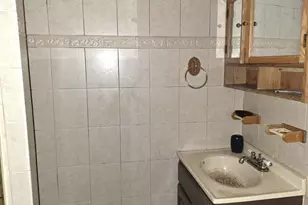 147 Miller Rd, Hicksville, NY 11801 - Photo 13
