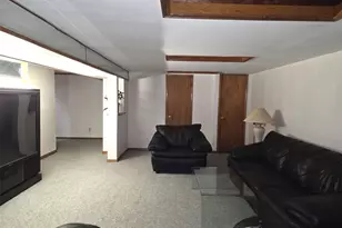 147 Miller Rd, Hicksville, NY 11801 - Photo 15