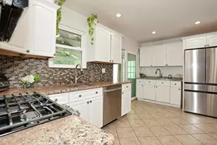 1 Potter Ln, Suffern, NY 10901 - Photo 9