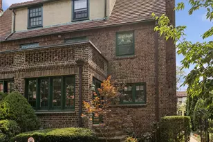 9 Whitson St, Forest Hills, NY 11375 - Photo 29