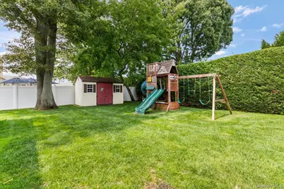 177 N Queens Avenue, Massapequa, NY 11758 - Photo 29