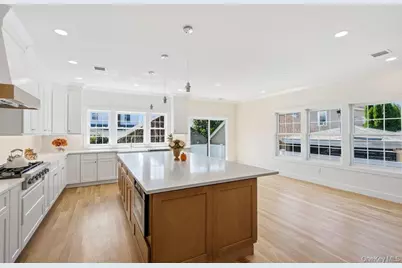 101 Brown Street, Mineola, NY 11501 - Photo 9