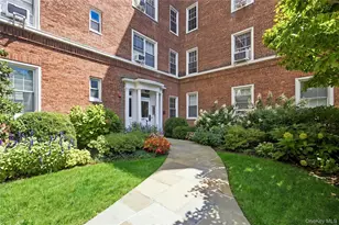 8 Midland Gardens, Bronxville, NY 10708 - Photo 3