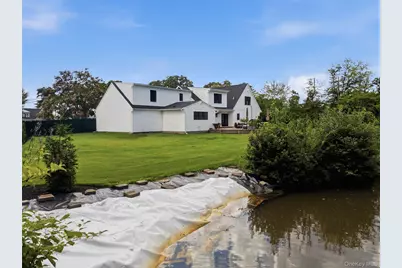 16 Twin River Drive, Oakdale, NY 11769 - Photo 11