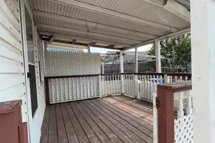 1800 Newbridge Rd, North Bellmore, NY 11710 - Photo 23