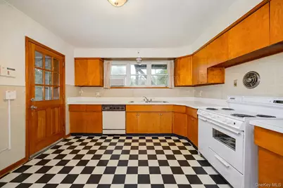 1261 Union Avenue, Newburgh, NY 12550 - Photo 5